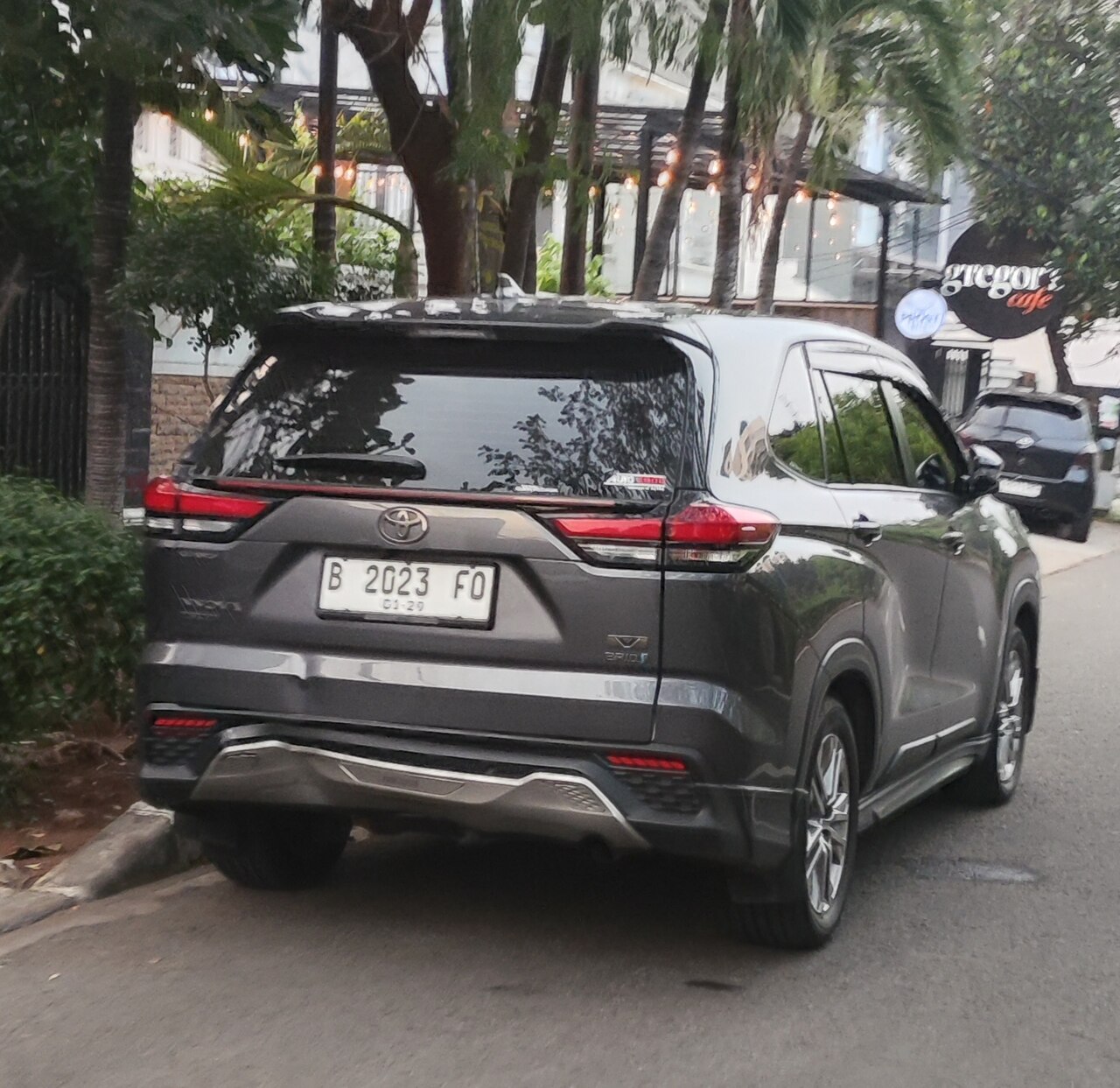 Toyota Innova Zenix